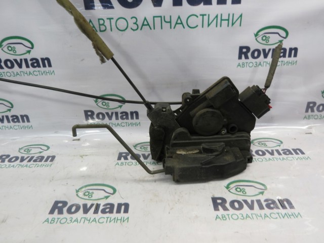 CD3458310 Замок двери передней правой купить Винница