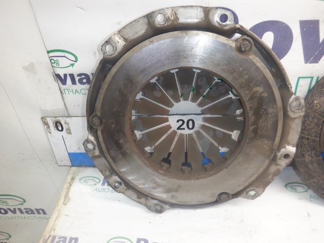 Корзина диска сцепления L80116410 MAZDA