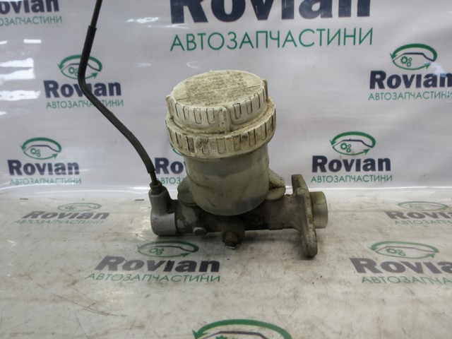 Цилиндр главный тормоза (гидротормозов) Mitsubishi Space Wagon II