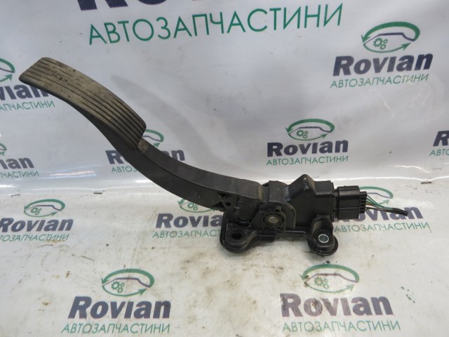 Педали газа MN101544 MITSUBISHI