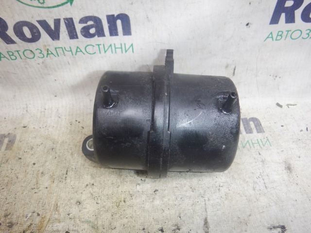 Бачок вакуумной системы двигателя (демпфер) R2AA20339 MAZDA