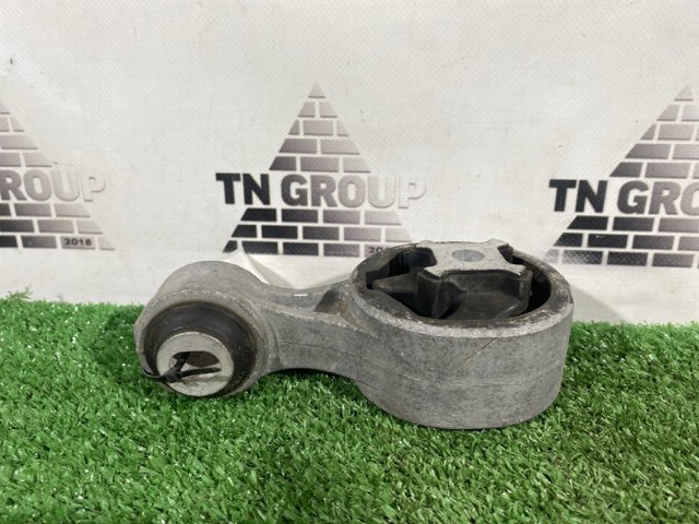 Верхняя подушка двигателя 113504BD0A NISSAN