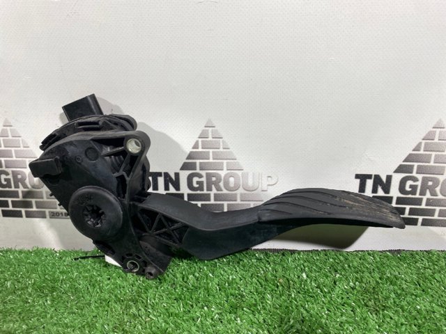 Педали газа 180024BA0A NISSAN