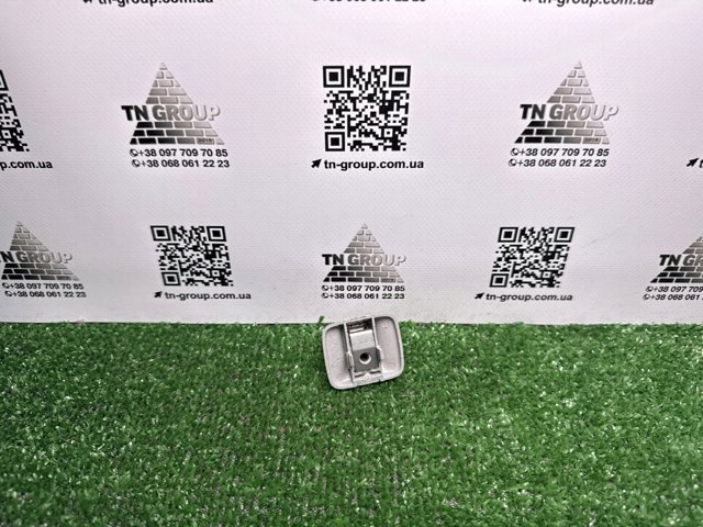 VAG 1K0857561B Фиксатор солнцезащитного козырька в наличии Житомир