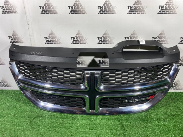 Решетка радиатора 1SU84SZ0AC CHRYSLER
