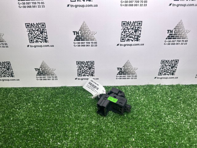 254111KL5C NISSAN Кнопочный блок управления стеклоподъемником задний купить в Тернополь