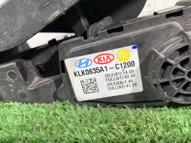 32700C1200 HYUNDAI Педаль газа купить в Ужгород