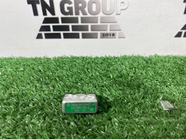 Предохранитель 443937105A VAG