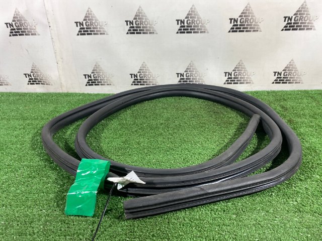 5076860AG CHRYSLER Уплотнитель двери задней правой (на кузове) купить в Хмельницкий