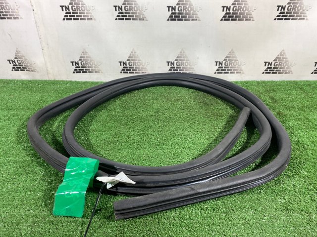 5076860AG CHRYSLER Уплотнитель двери задней правой (на кузове) купить в Харьков