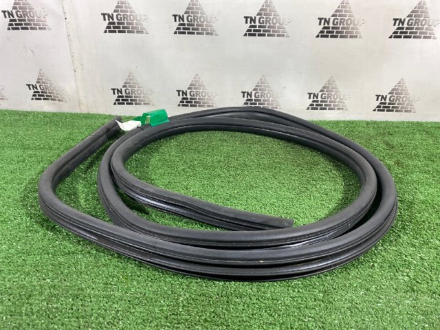 5076860AG CHRYSLER Уплотнитель двери задней правой (на кузове) купить в Павлоград