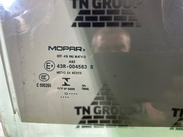 5076886AD CHRYSLER Стекло двери передней правой купить в Днепр