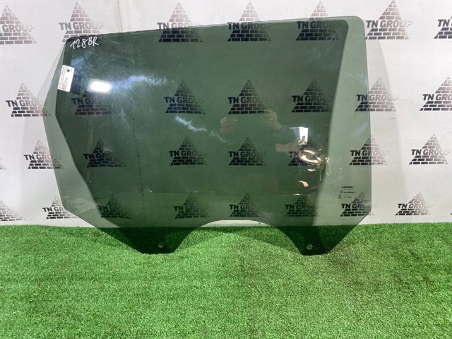 Стекло заднее правое 5076890AC CHRYSLER
