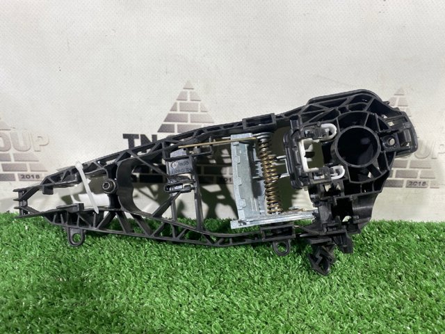 Держатель наружной ручки двери, задней левой 51217401209 BMW