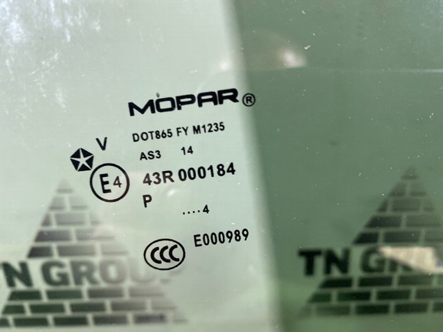 5155455AB CHRYSLER Стекло двери задней левой купить в Запорожье