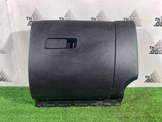 Крышка перчаточного ящика (бардачка) 5UT24DX9AA CHRYSLER