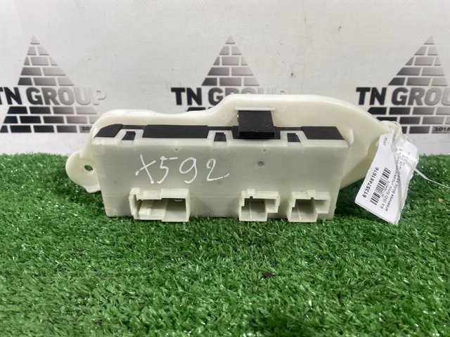Блок управления открытия крышки багажника 61357481616 BMW