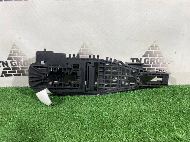 Держатель наружной ручки двери, задней левой 68082689AF CHRYSLER