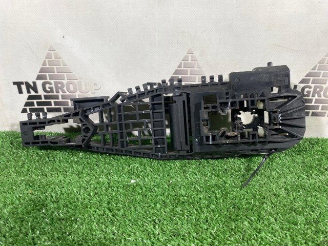 Держатель наружной ручки двери, задней правой 68084836AF CHRYSLER