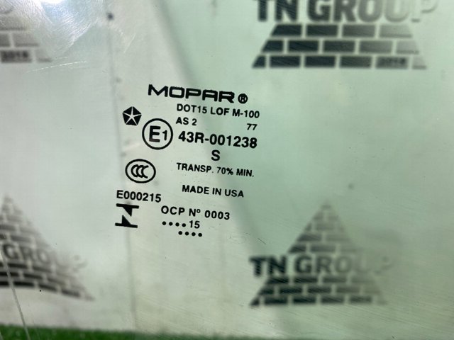 68104584AC CHRYSLER Стекло двери передней правой купить в Ровно