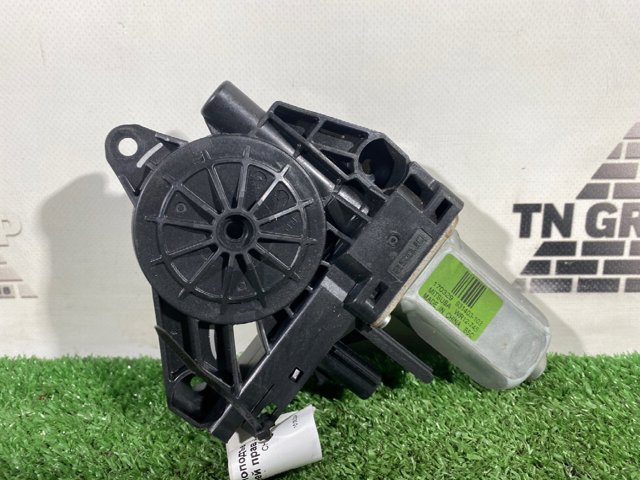 68227366AA CHRYSLER Мотор стеклоподъемника двери задней правой купить в Житомир