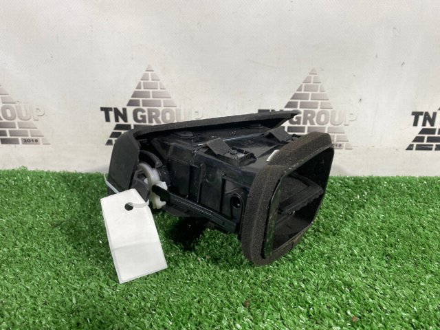 687606FL0A NISSAN Решетка вентиляции салона на "торпедо" правая купить в Тернополь