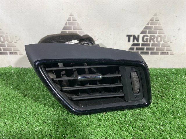 687606FL0A NISSAN Решетка вентиляции салона на "торпедо" правая купить в Житомир