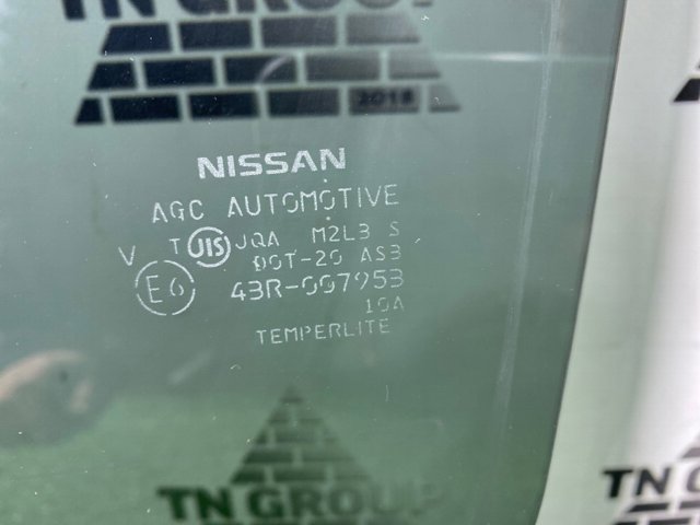 Стекло заднее левое 823015HA0B NISSAN