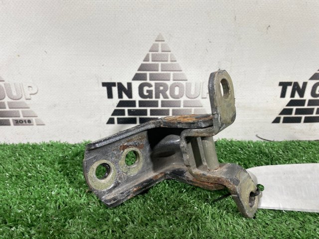 NISSAN 824214CL0A Петля двери задней левой в наличии Кривой Рог