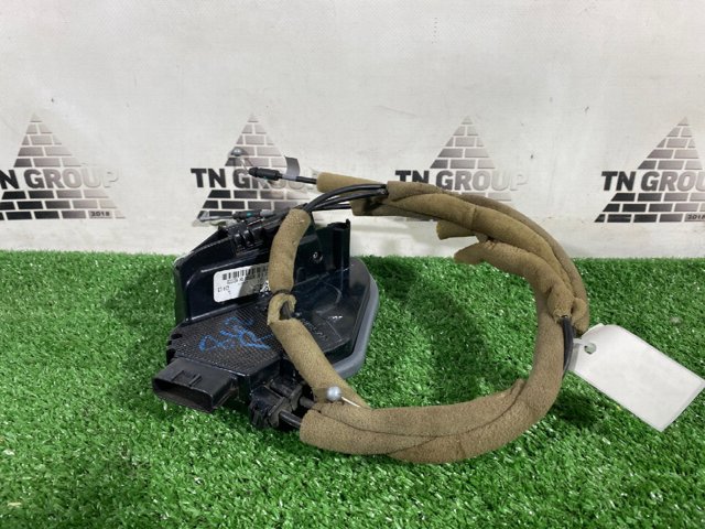 Замок задней двери, правой 825004BA0B NISSAN