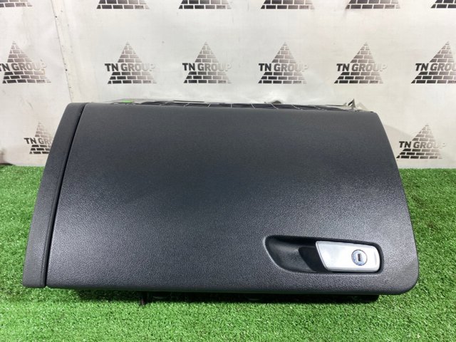 Ящик для перчаток 8R18571046PS VAG