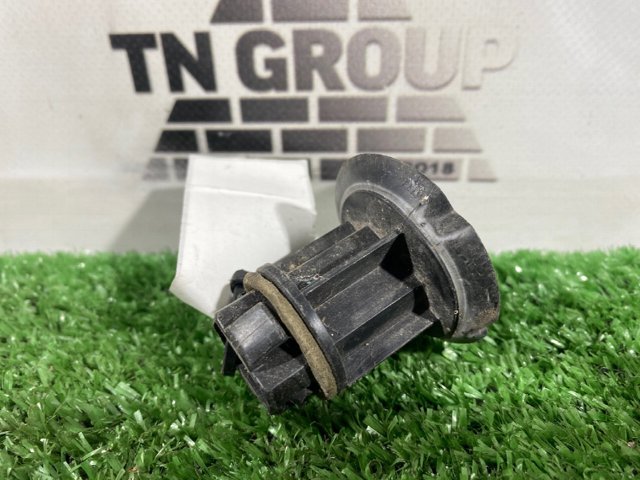 TOYOTA 9046722015 Пистон (клип) крепления накладок порогов в наличии Винница