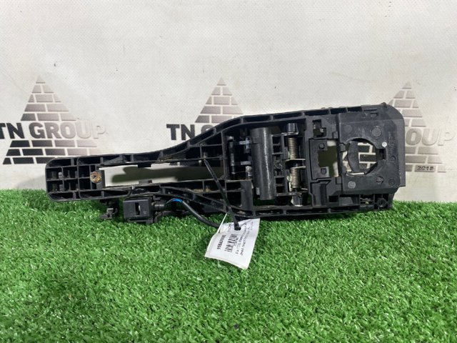 Держатель наружной ручки двери, передней левой 95B839885C PORSCHE