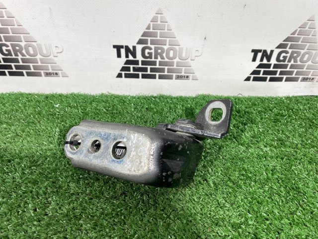 Петля передней двери правая FT4Z5822800B FORD