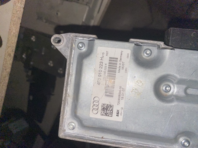 Усилитель звука аудиосистемы 4F0910223 VAG