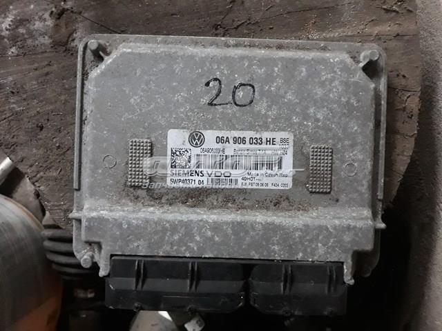 Электронный блок управления двигателем 06A906033HE VAG