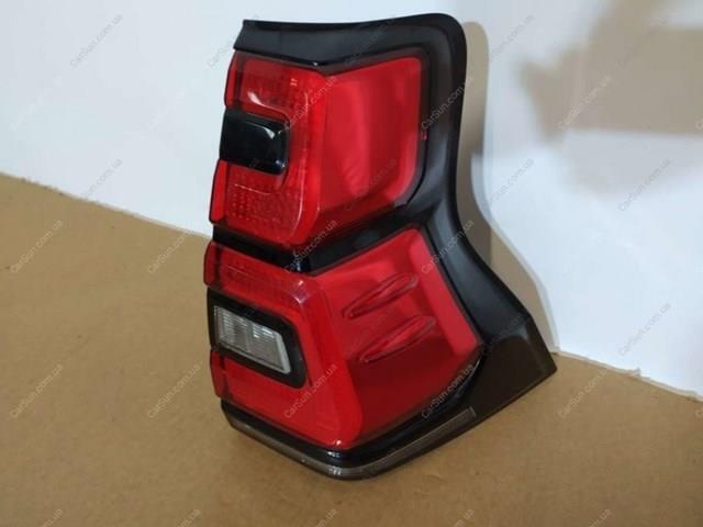 Задняя правая фара 8155160C30 TOYOTA