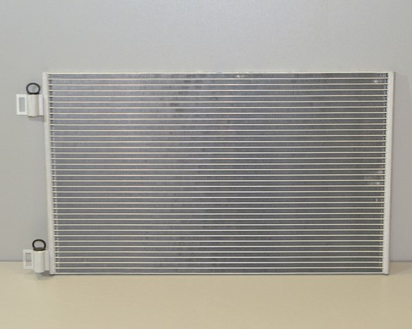 Радиатор кондиционера kangoo (8200455795) renault 8200455795