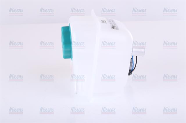 Водяной бачок системы охлаждения Volvo 850