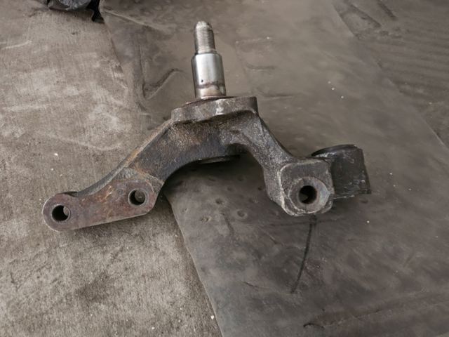 Цапфа поворотная правая 527602E000 HYUNDAI