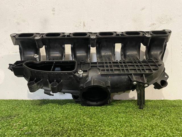 Впускной коллектор 11617576911 BMW