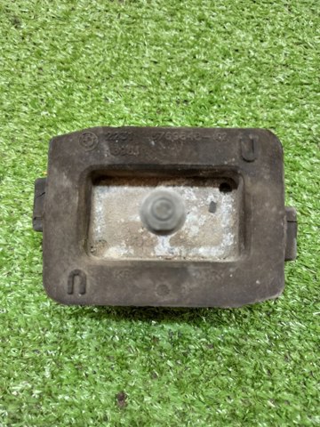 Подушка коробки 22316769848 BMW