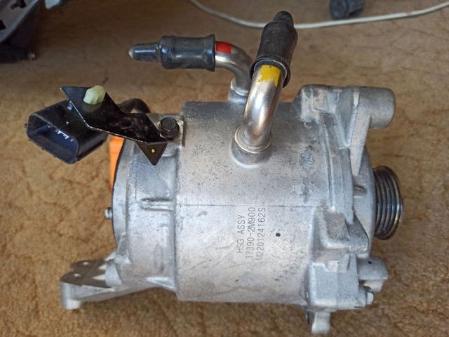 HYUNDAI 373902M900 Генератор в наличии Тернополь