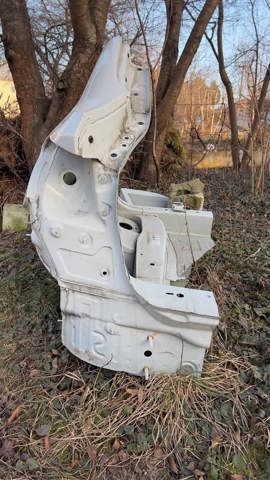 Крыло заднее 41117385421 BMW