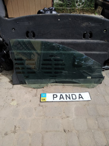 Стекло двери передней правой 4G8845022B VAG
