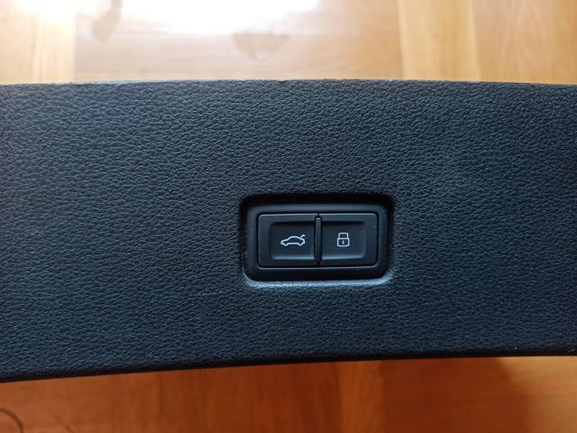 VAG 4M8867973 в наличии Львов