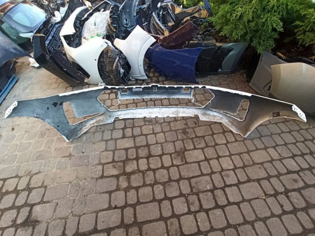 Буфер (бампер) передний 51115A69619 BMW