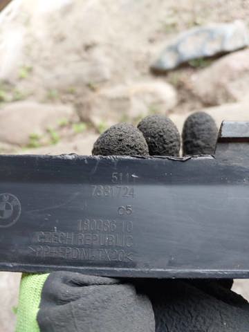 51117331724 BMW Решетка бампера переднего центральная купить в Каменское