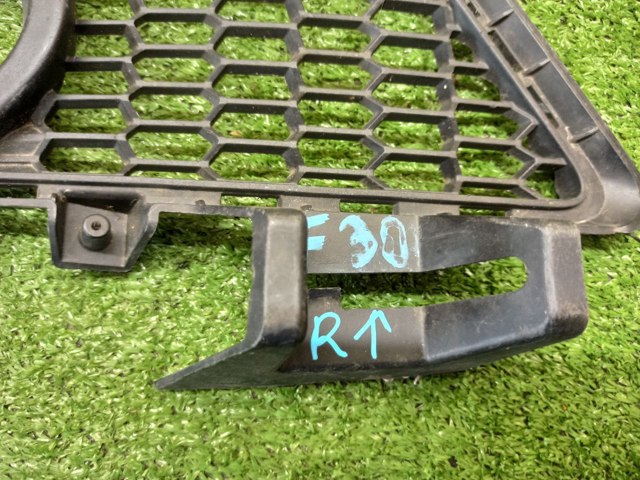 BMW 51118062632 Заглушка (решетка) противотуманных фар бампера переднего правая в наличии Сумы
