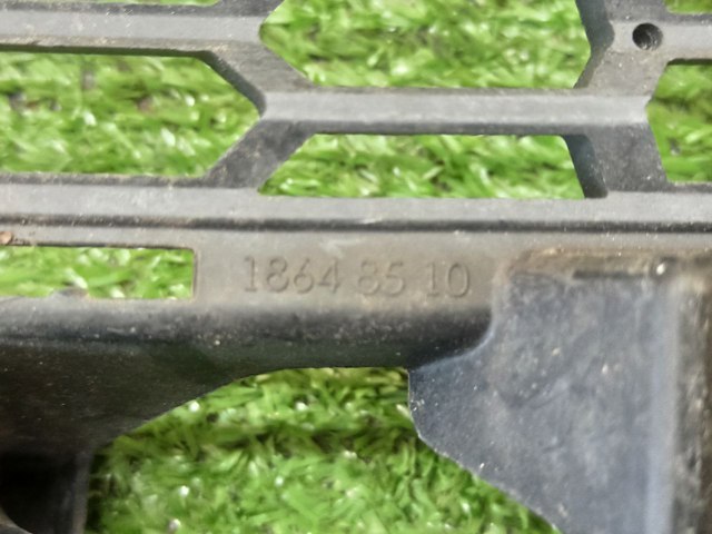 51118062632 BMW Заглушка (решетка) противотуманных фар бампера переднего правая купить в Украина